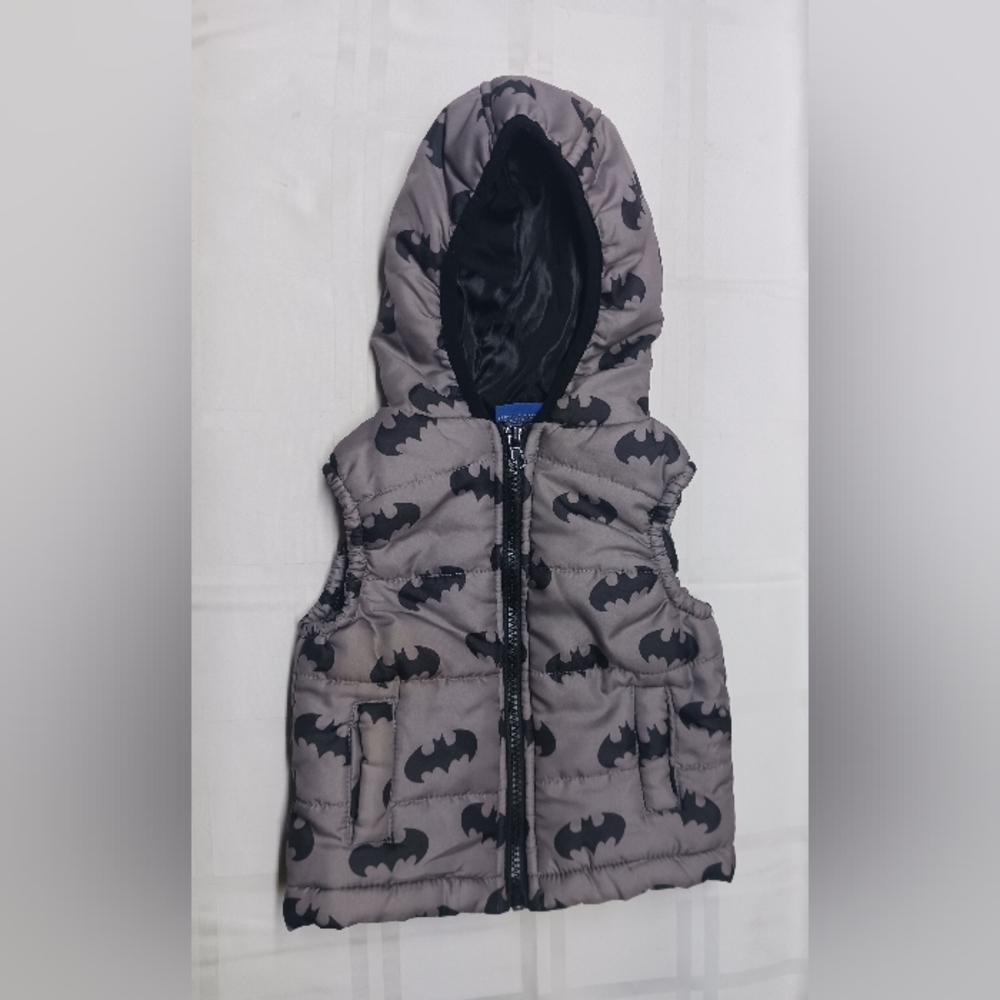 "Batman" hooded puffer vest/Size 12mo